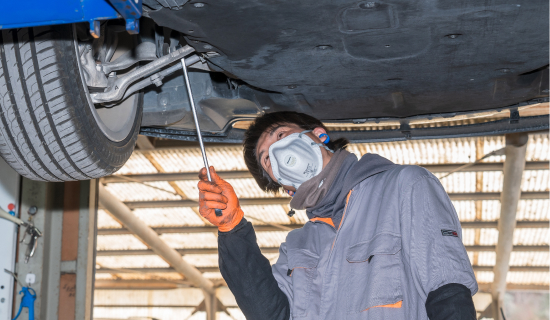 選ばれる理由#2 「2級整備士在籍の
認証工場で安心の修理」